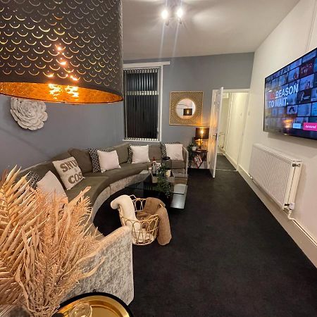 Urban 3 Bedroom Home In Kings Heath-Great Location Birmingham Kültér fotó