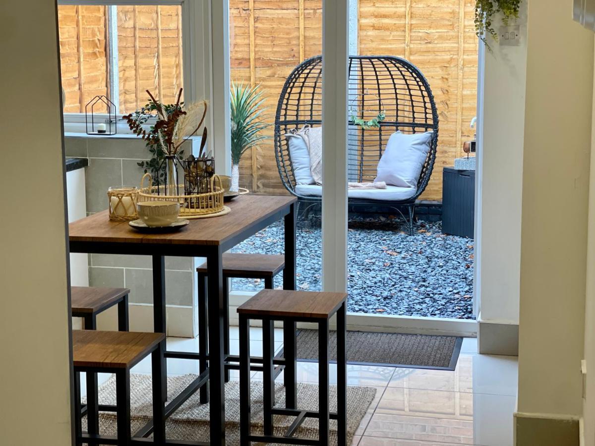 Urban 3 Bedroom Home In Kings Heath-Great Location Birmingham Kültér fotó
