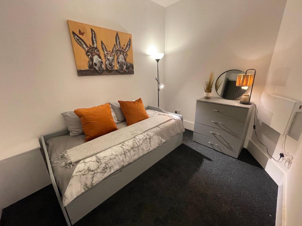 Urban 3 Bedroom Home In Kings Heath-Great Location Birmingham Kültér fotó