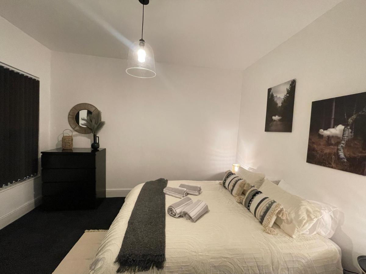 Urban 3 Bedroom Home In Kings Heath-Great Location Birmingham Kültér fotó