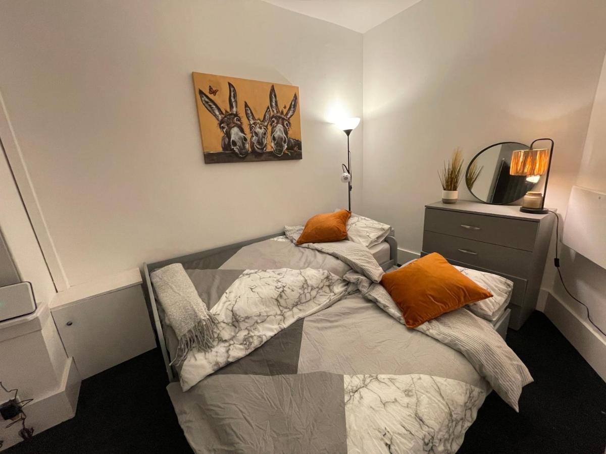 Urban 3 Bedroom Home In Kings Heath-Great Location Birmingham Kültér fotó